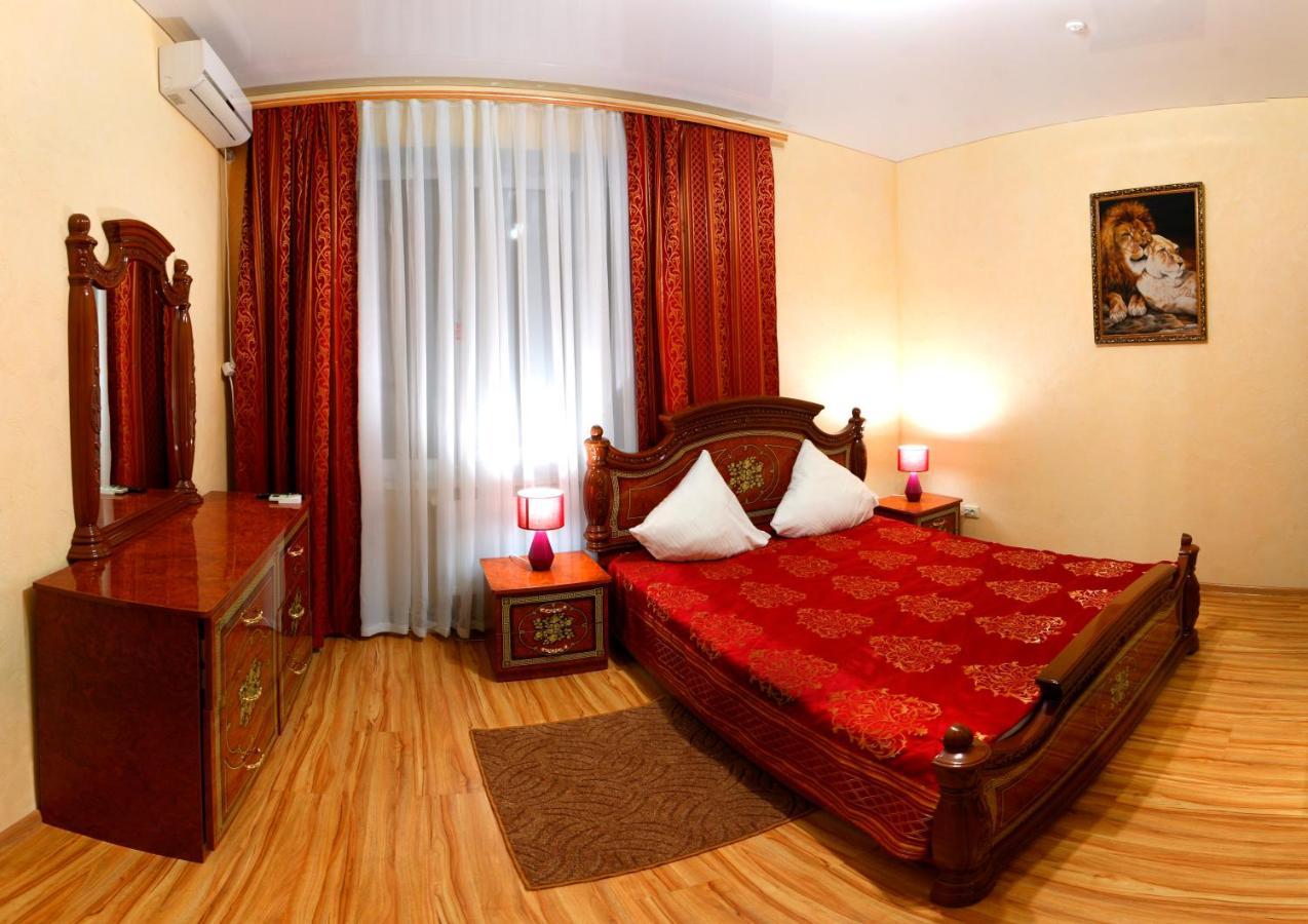 De Luxe Hotel คมิลนิก ภายนอก รูปภาพ