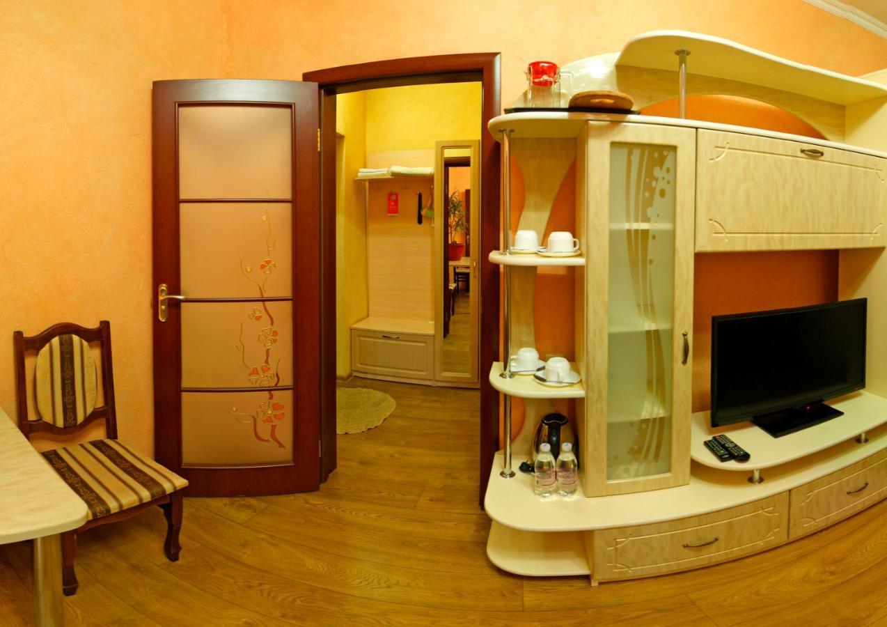 De Luxe Hotel คมิลนิก ภายนอก รูปภาพ